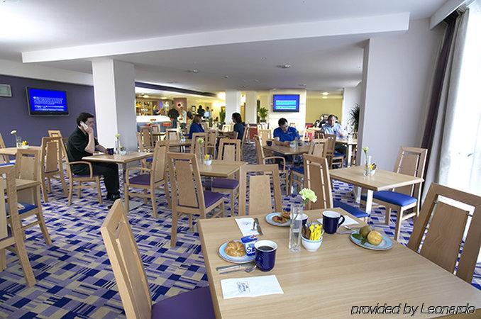 Holiday Inn Express Norwich By Ihg Restaurant bilde